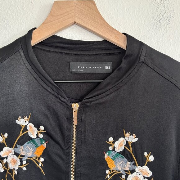 Zara Jacket M Black Satin Embroidered Asian Floral Bird Full Zip Bomber - Picture 2 of 11
